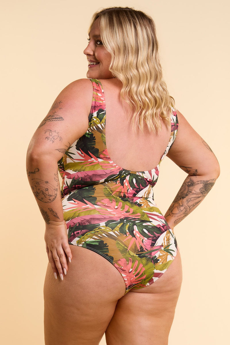 Maiô Plus Size Preto Drapeado Com Adorno Em Resina